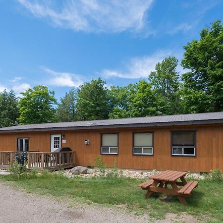Madawaska Lodge-Cottage Bagian luar foto