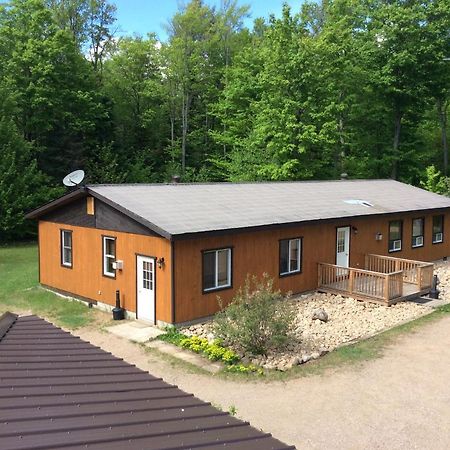 Madawaska Lodge-Cottage Bagian luar foto