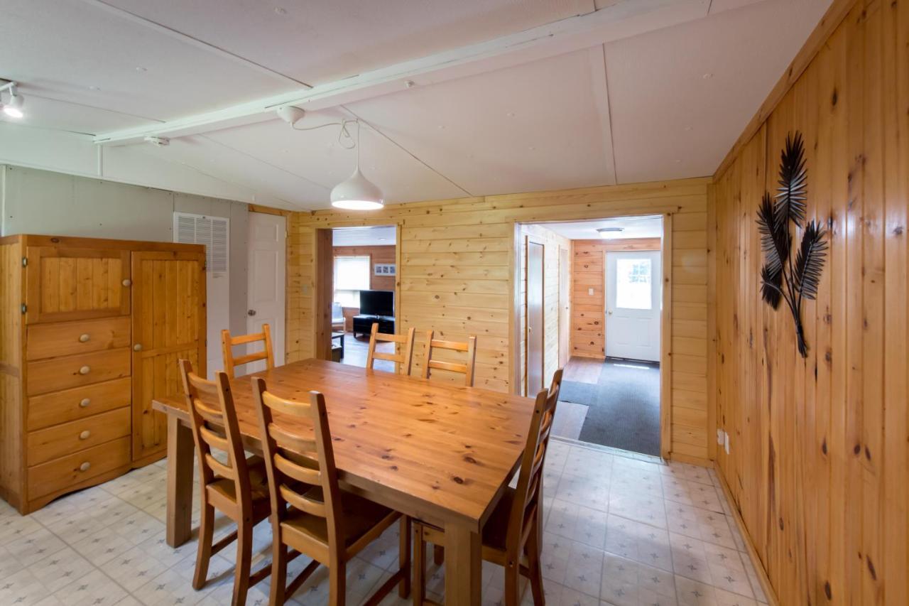 Madawaska Lodge-Cottage Bagian luar foto