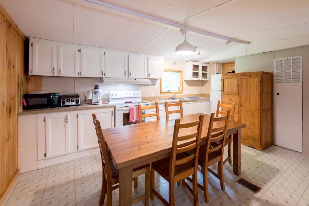 Madawaska Lodge-Cottage Bagian luar foto