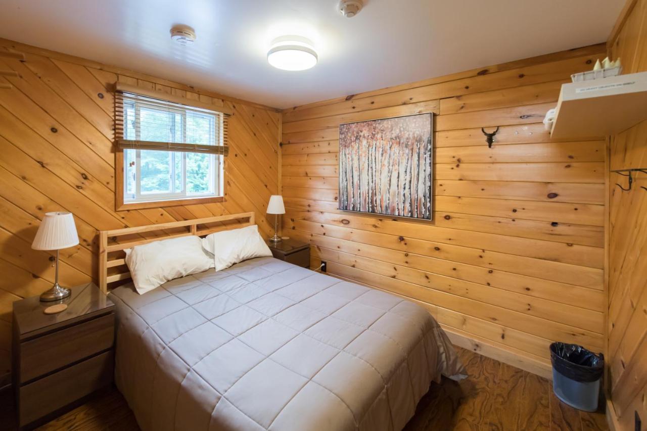 Madawaska Lodge-Cottage Bagian luar foto