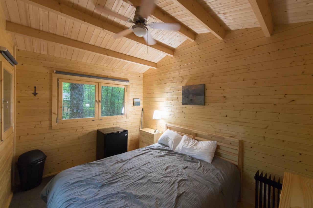 Madawaska Lodge-Cottage Bagian luar foto