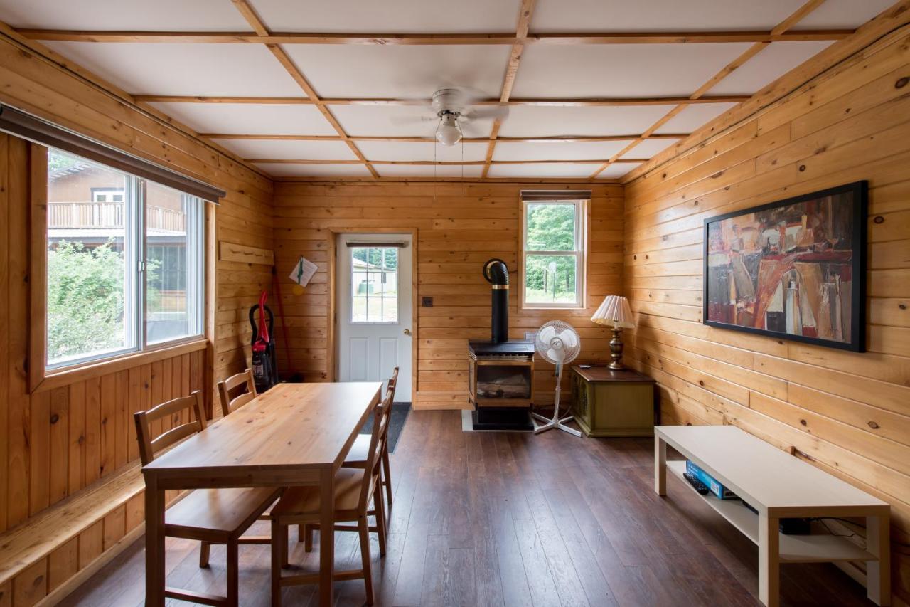 Madawaska Lodge-Cottage Bagian luar foto