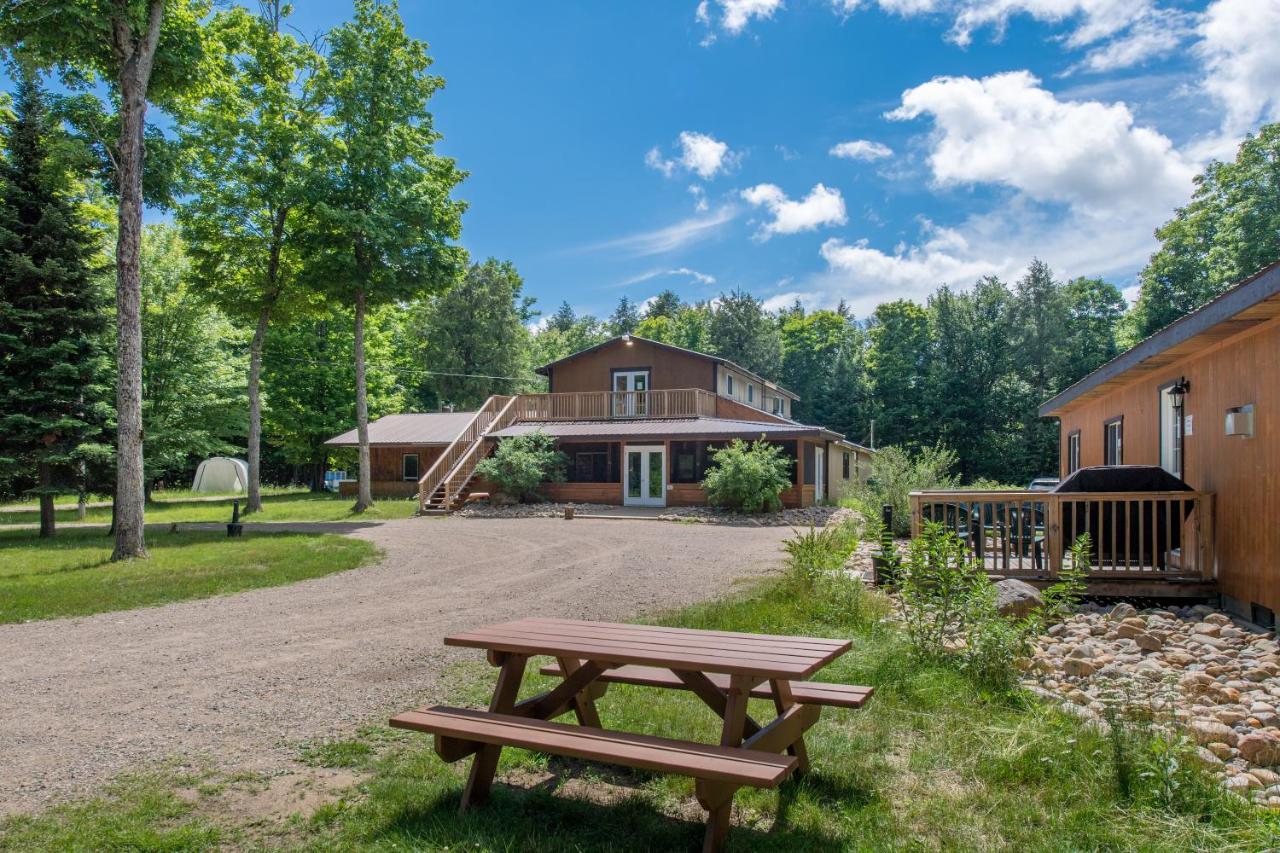Madawaska Lodge-Cottage Bagian luar foto