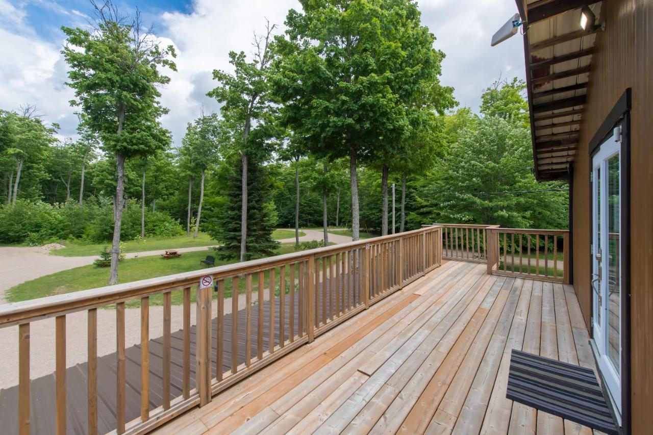 Madawaska Lodge-Cottage Bagian luar foto