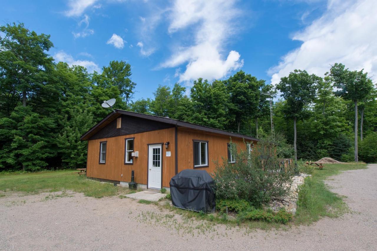 Madawaska Lodge-Cottage Bagian luar foto