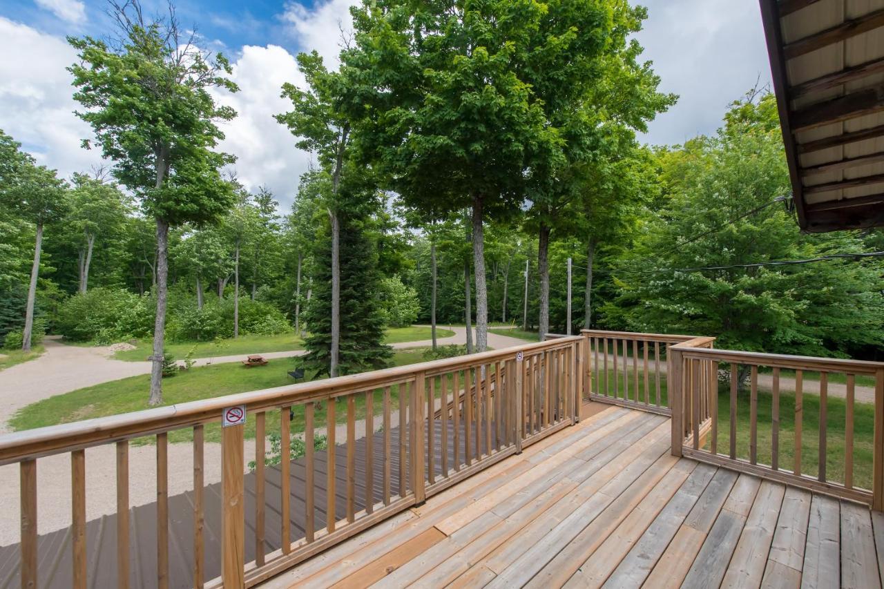 Madawaska Lodge-Cottage Bagian luar foto