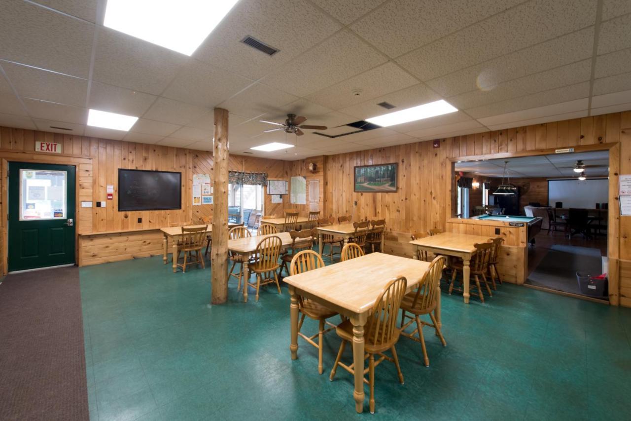 Madawaska Lodge-Cottage Bagian luar foto