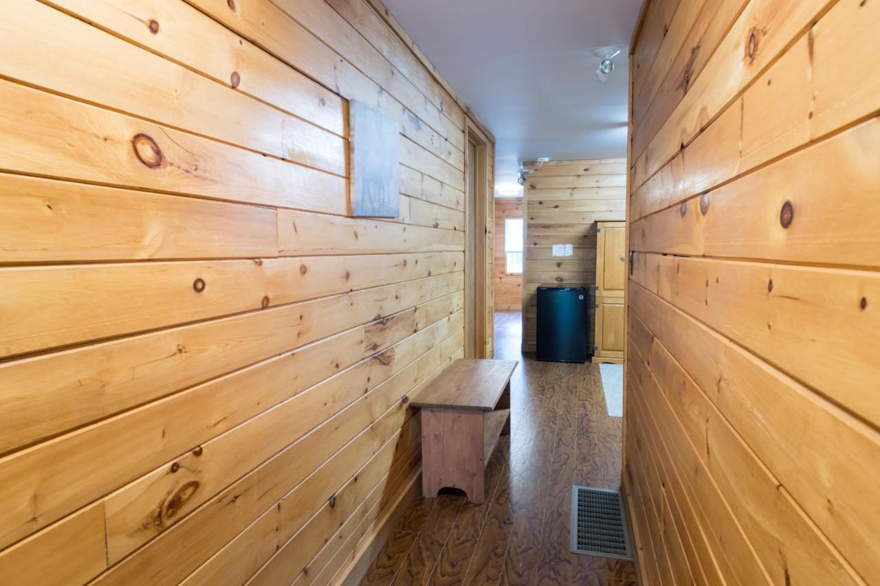 Madawaska Lodge-Cottage Bagian luar foto