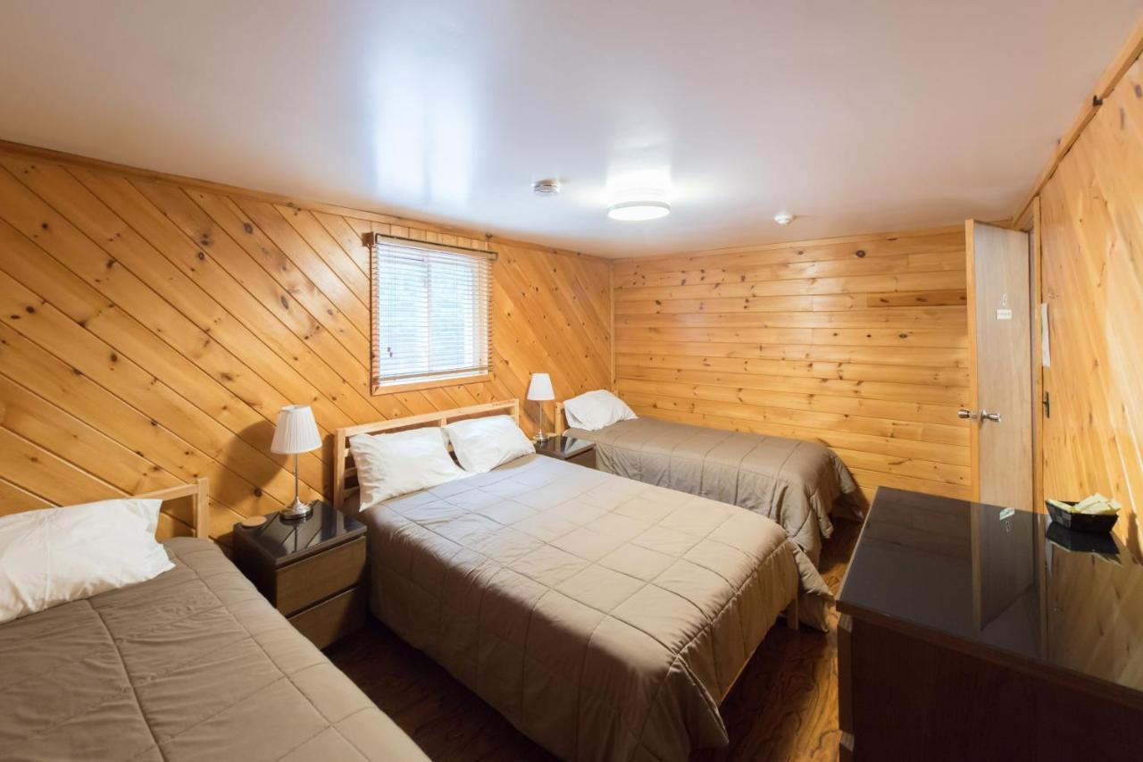 Madawaska Lodge-Cottage Bagian luar foto