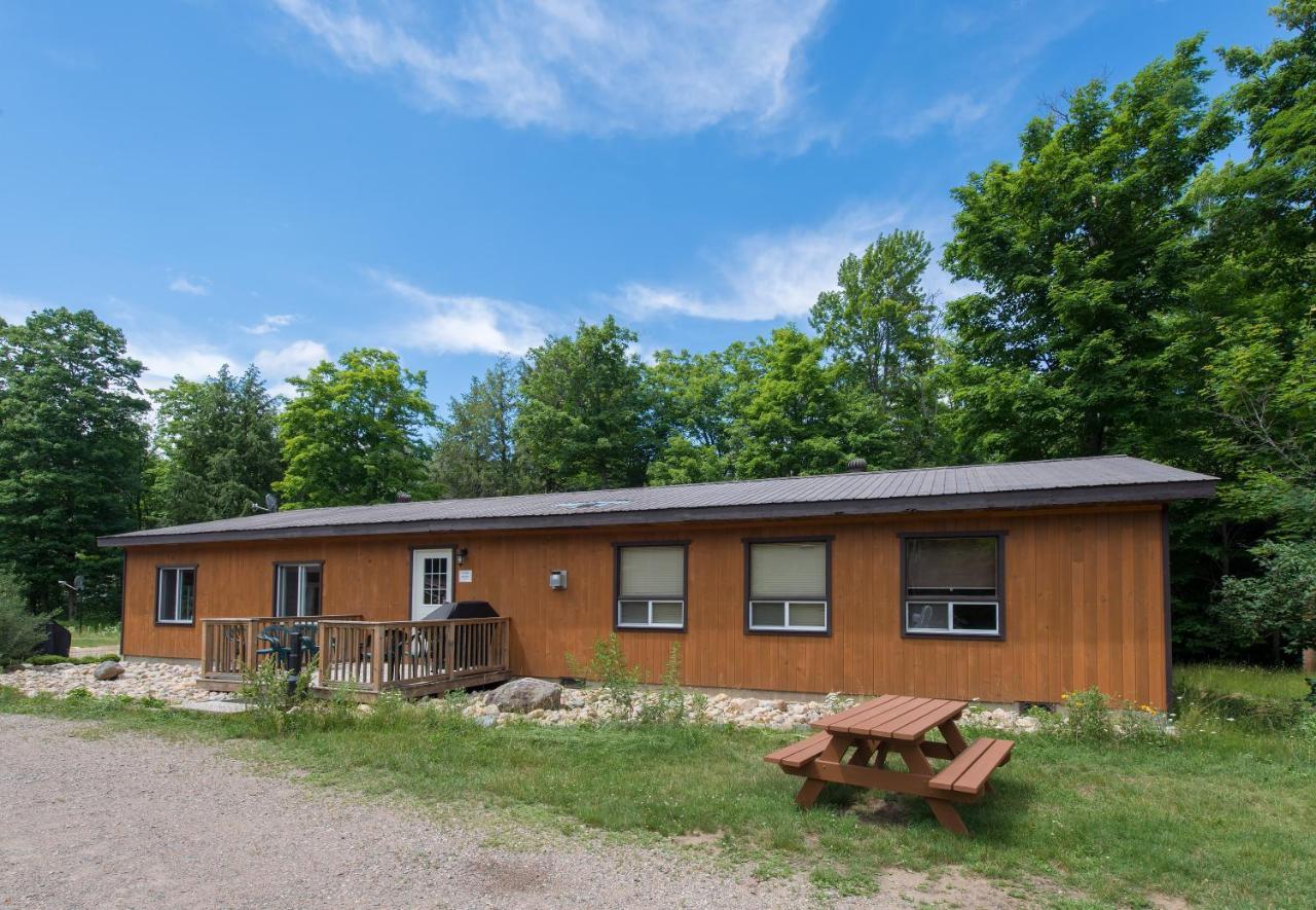 Madawaska Lodge-Cottage Bagian luar foto