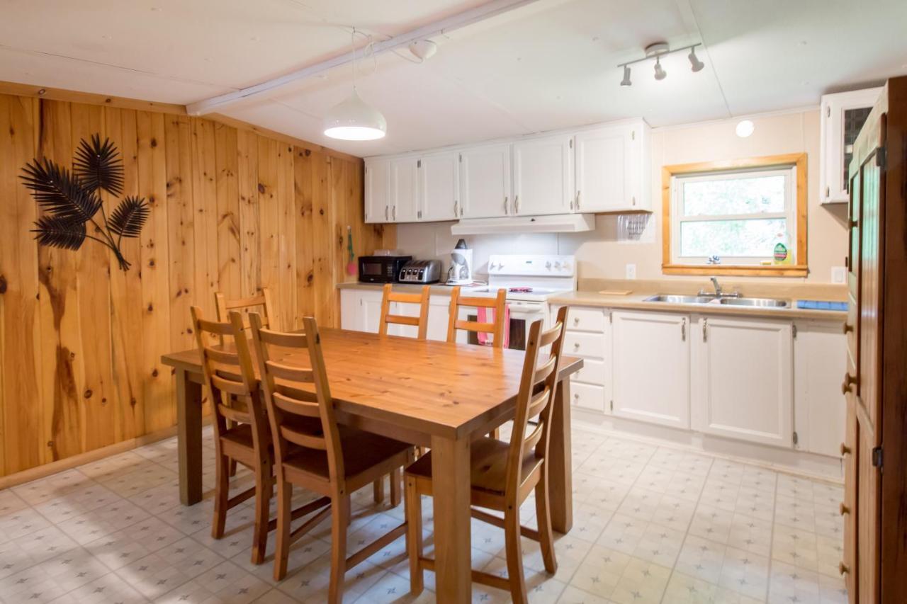 Madawaska Lodge-Cottage Bagian luar foto