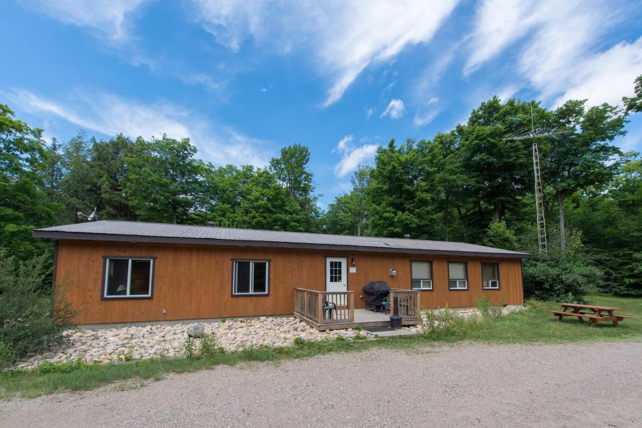 Madawaska Lodge-Cottage Bagian luar foto