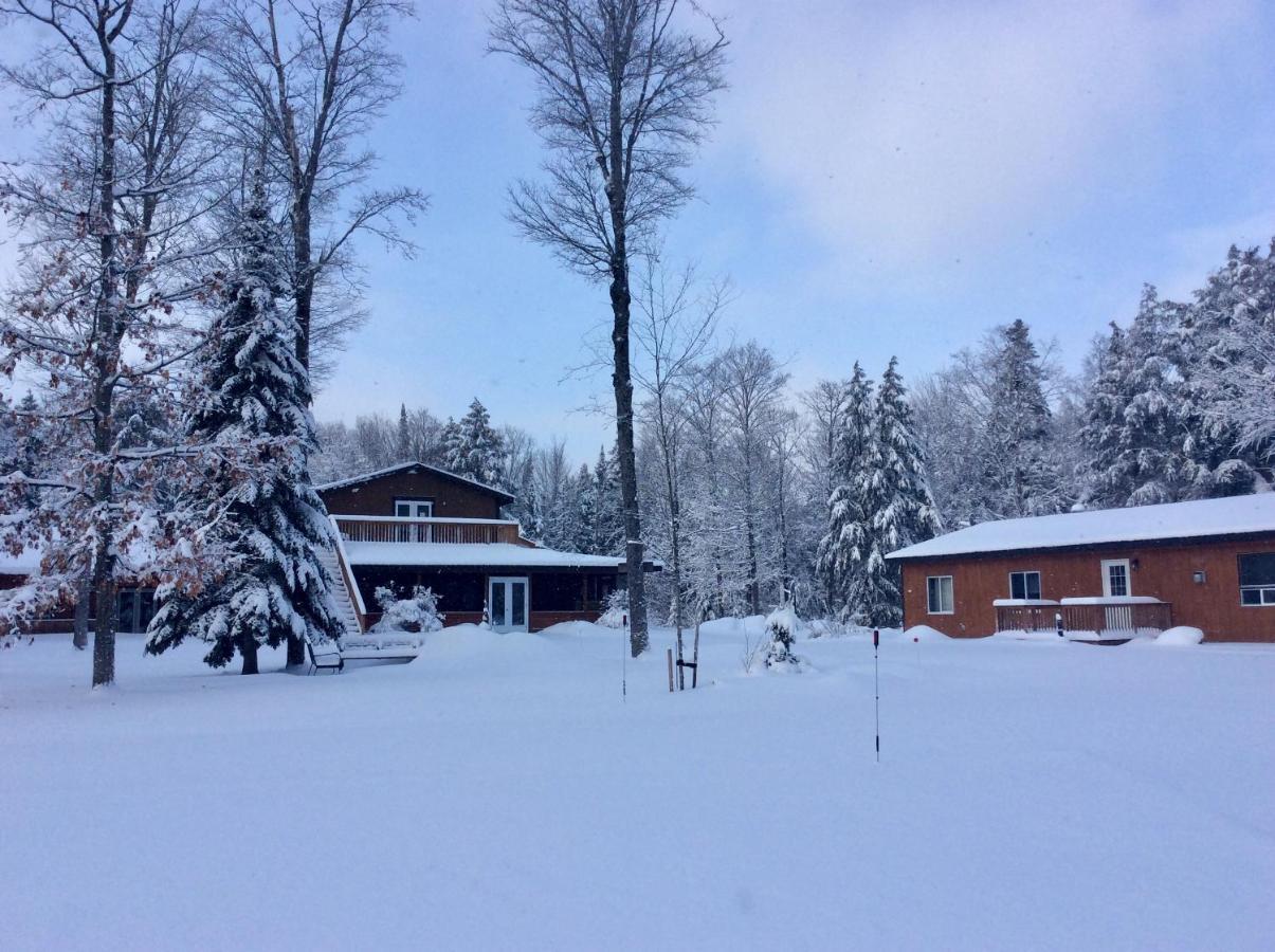 Madawaska Lodge-Cottage Bagian luar foto